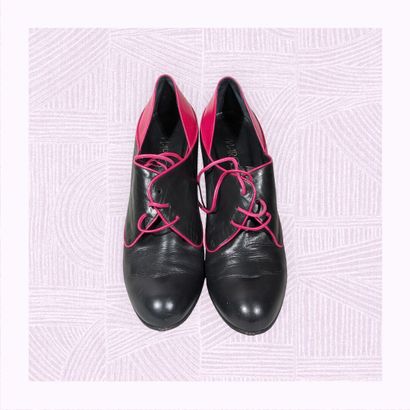 MARC CAIN
Paire d'escarpins lacés vintage...