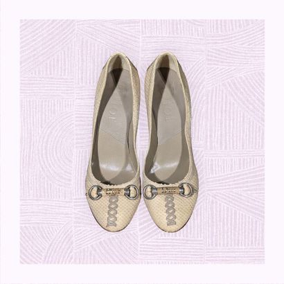 CHRISTIAN DIOR
Paire d'escarpins sur talon...