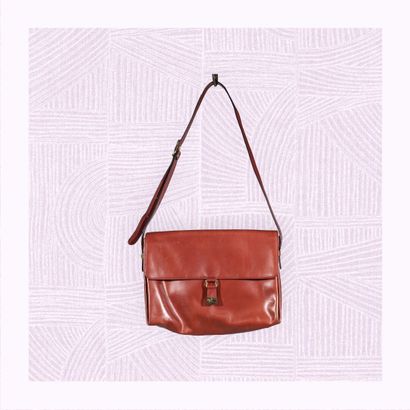 LANCEL
Sac à main porté épaule en cuir lisse...
