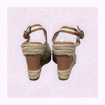 VALENTINO GARAVANI
Paire de sandales sur...