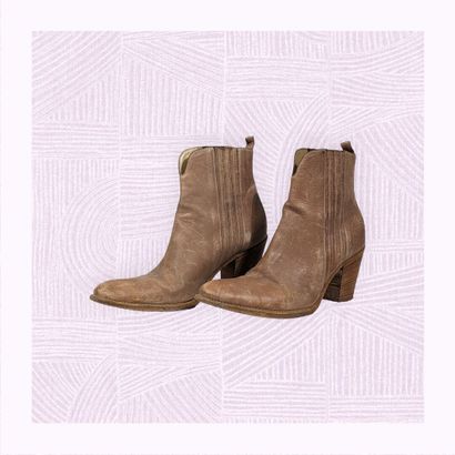 SARTORE PARIS
Paire de bottines en cuir naturel...