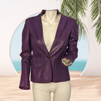 JEAN-PAUL GAULTIER
Veste en cuir violet à...