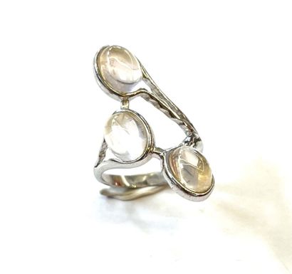 BAGUE en argent 925/°° sertie de pierres...