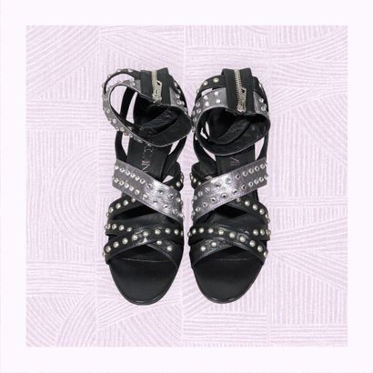 MARC CAIN
Paire d'escarpins sur talon aiguille...