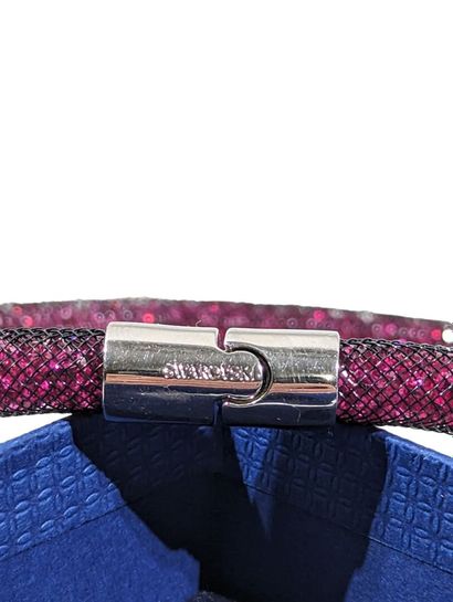 SWAROVSKI
Collier souple type tubogaz orné...