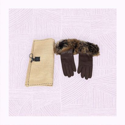 Paire de gants en cuir couleur chocolat avec...