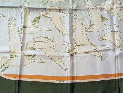 HERMES PARIS
Carré en soie intitulé 