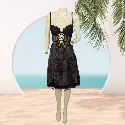 Lot comprenant une robe MALOKA en polyamide...