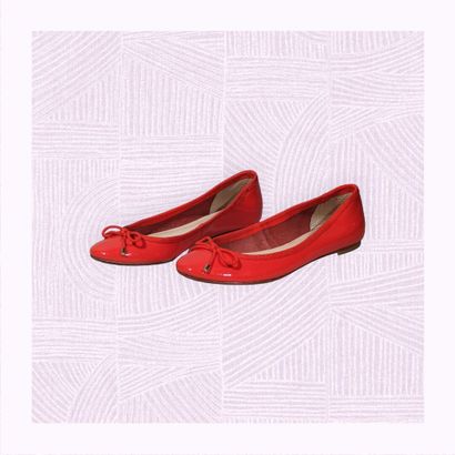 COSMOPARIS
Paire de ballerines en cuir verni...