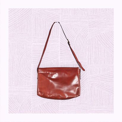 LANCEL
Sac à main porté épaule en cuir lisse...