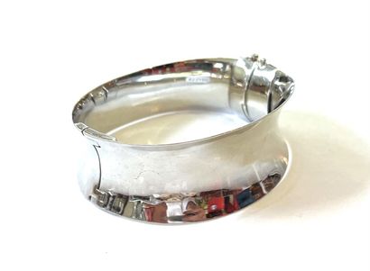 AGATHA
Bracelet manchette en argent 925/°°...