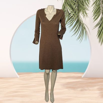 CASHMERE
Longue robe droite en cachemire...