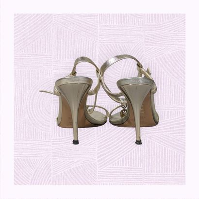 GUCCI
Paire d'escarpins sur talon aiguille...