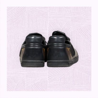 LOUIS VUITTON
Paire de sneakers modèle 