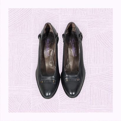 FLORIS VAN BOMMEL 
Paire d'escarpins sur...