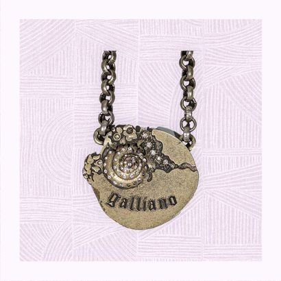 GALLIANO
Collier à mailles rondes en métal...