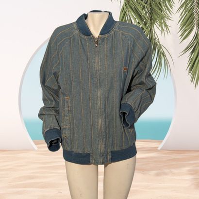 LOT de deux vestes en jeans l'un ONADO à...