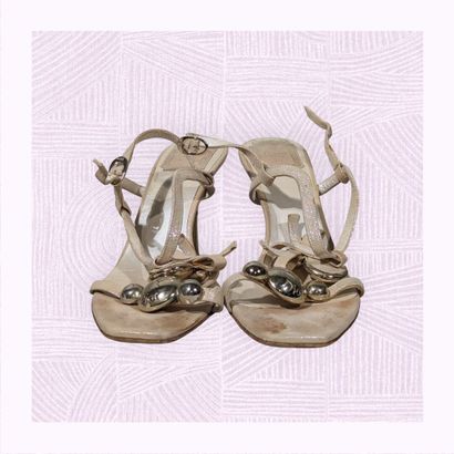 CHRISTIAN DIOR
Paire d'escarpins sur talon...