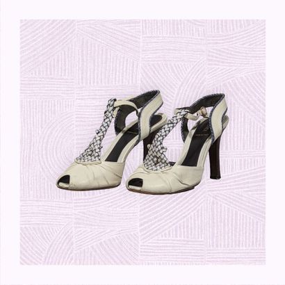 FENDI
Paire d'escarpins sur talon aiguille...