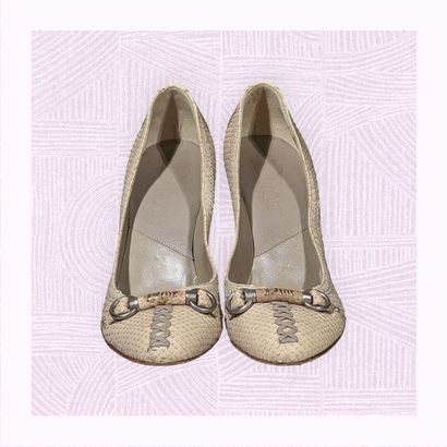CHRISTIAN DIOR
Paire d'escarpins sur talon...