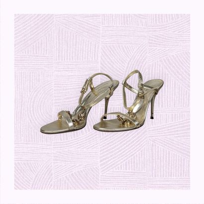 GUCCI
Paire d'escarpins sur talon aiguille...