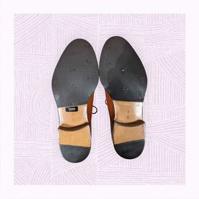 CHARLES JOURDAN
Paire de derbys en cuir fauve....