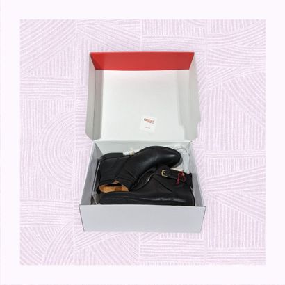 PIKOLINOS
Paire de bottines en cuir noir...