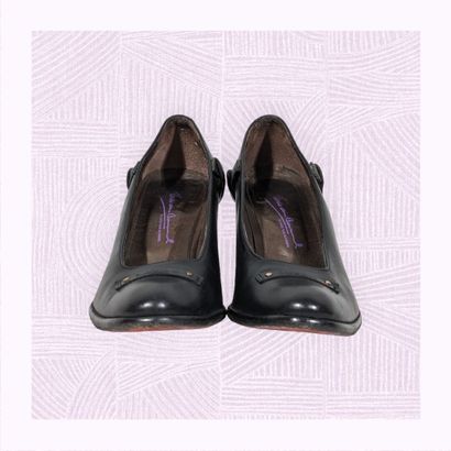 FLORIS VAN BOMMEL 
Paire d'escarpins sur...