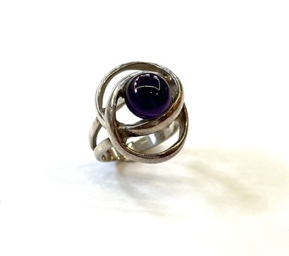 BAGUE en argent 925/°° à décor d'un pierre...