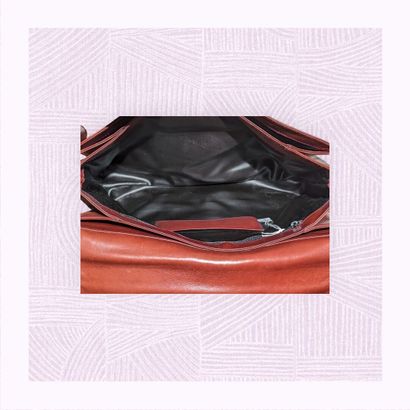 LANCEL
Sac à main porté épaule en cuir lisse...