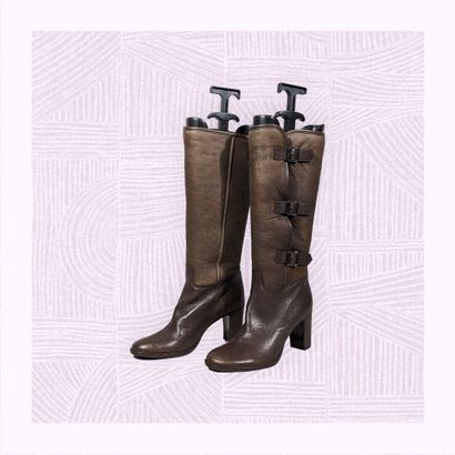 VERO CUOIO
Paire de bottes en cuir marron...