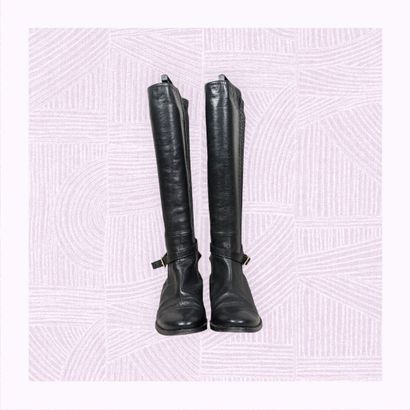 HEYRAUD
Paire de bottes en cuir noir, la...