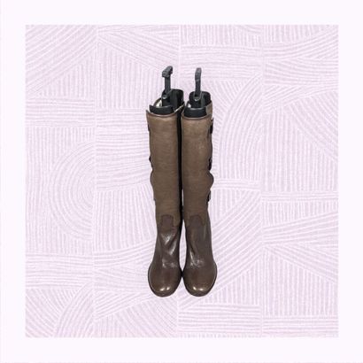 VERO CUOIO
Paire de bottes en cuir marron...