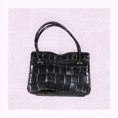 Sac à main en cuir façon crocodile verni...