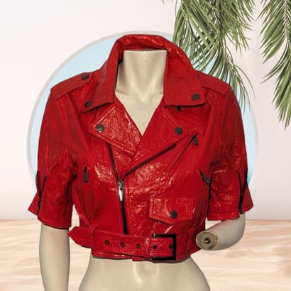 JEAN-PAUL GAULTIER
Petite veste en cuir rouge...
