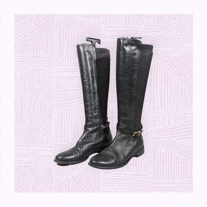 HEYRAUD
Paire de bottes en cuir noir, la...