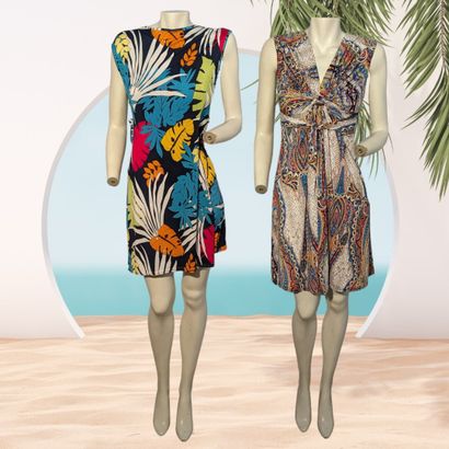Réunion de 2 robes d'été à manches courtes...