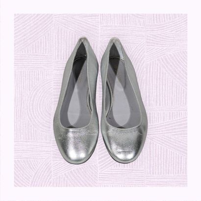 SERGIO ROSSI
Paire de ballerines en cuir...