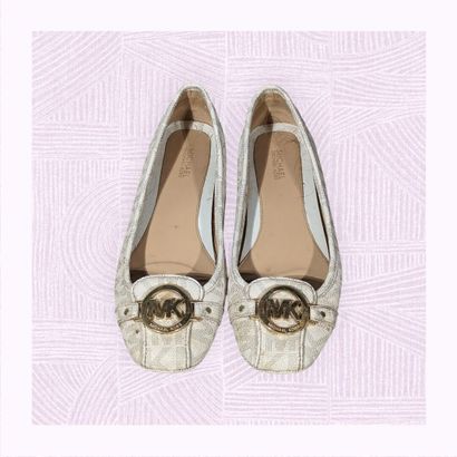 MICHAEL KORS
Paire de ballerines en cuir...