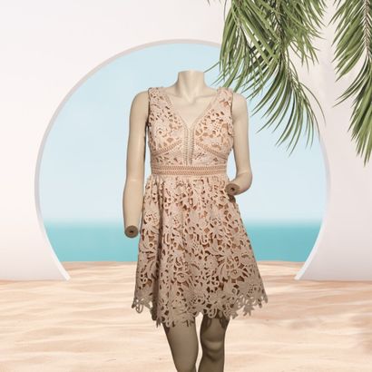 NEW LOOK PETITE
Robe à manches courtes en...