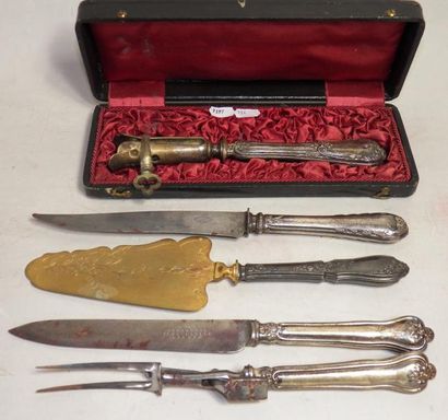 Un manche à gigot, le manche en argent fourré,...