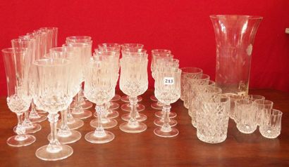 Service de verres en cristal façon BACCARAT...