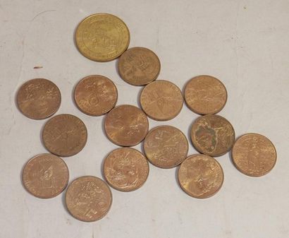 Lot de 14 pièces de 10 Francs et médaill...