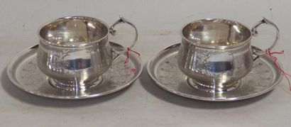 Deux tasses et sous-tasses en argent Poids...