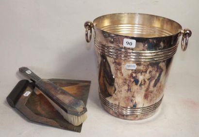 Ramasse miettes et pelle Art Déco en métal...