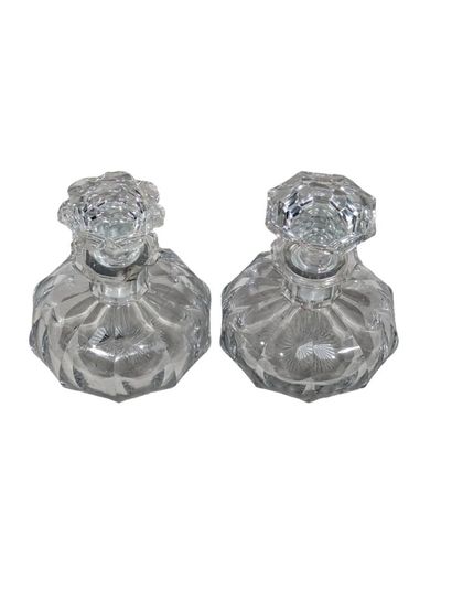 BACCARAT (dans le goût de)
Paire de flacons...