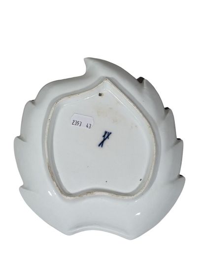 MEISSEN - SAXE
Coupelle vide-poche en porcelaine...