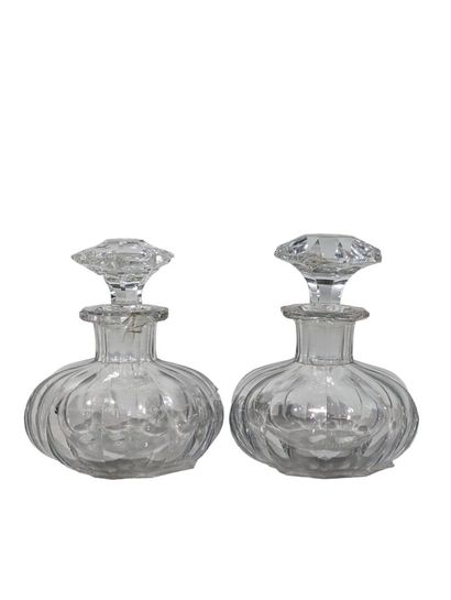 BACCARAT (dans le goût de)
Paire de flacons...