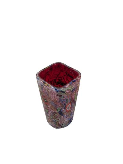 MURANO 
Vase en verre à inscription polychrome...
