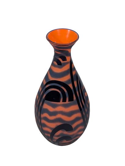 EDMOND ETLING France
Vase de forme balustre...